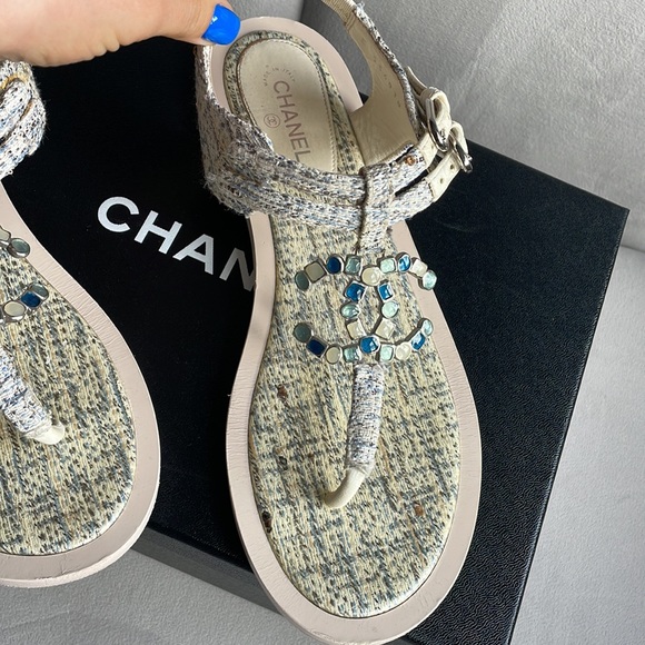 Chanel logo sandals - Picture 3 of 12